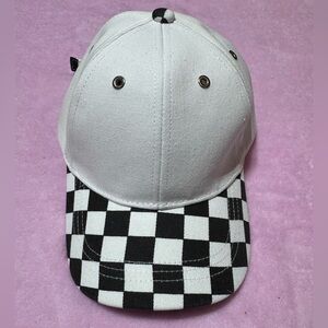Women’s one size | Checkered hat
